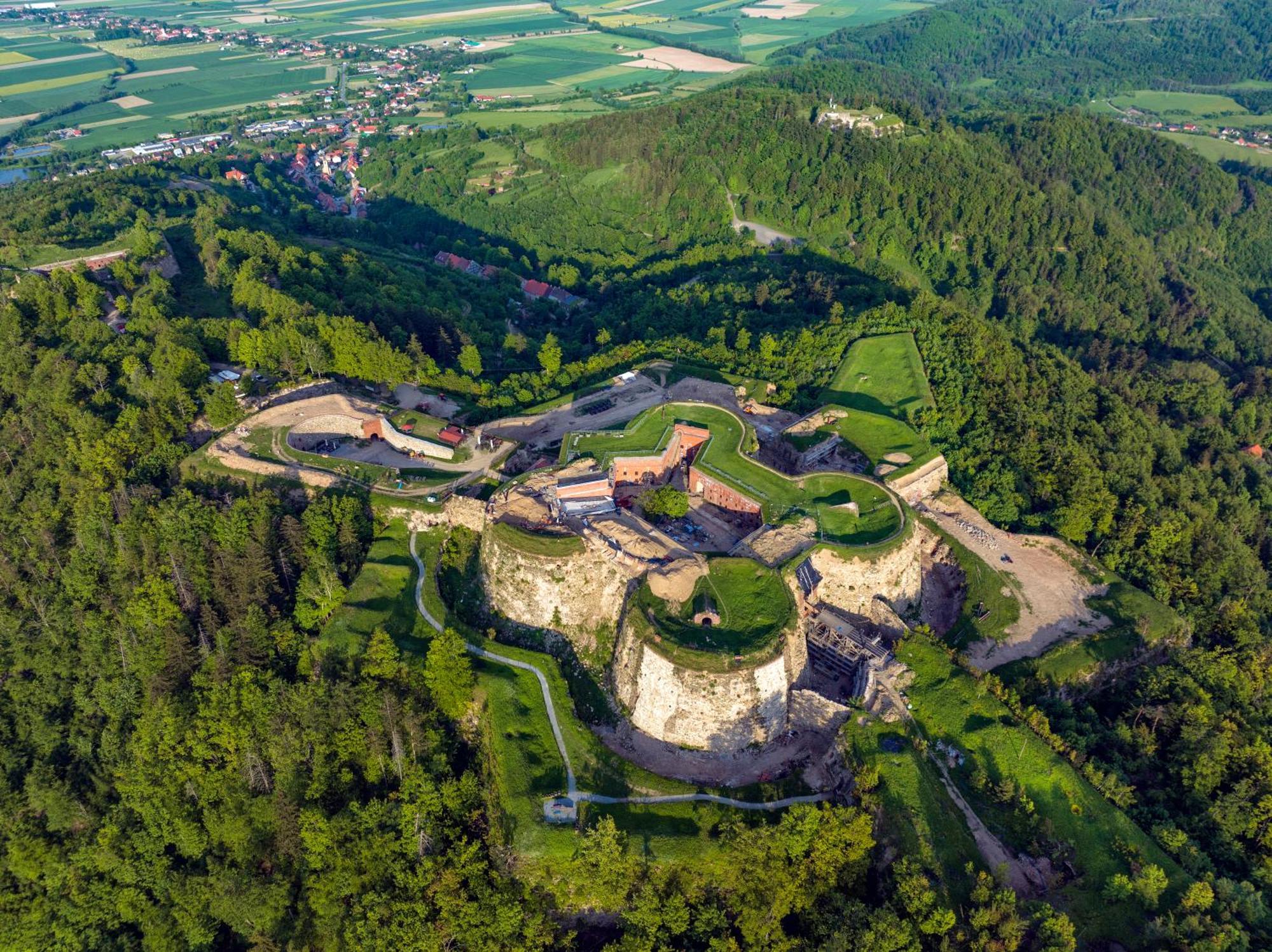 Twierdza Srebrna Gora Donzon Exterior foto
