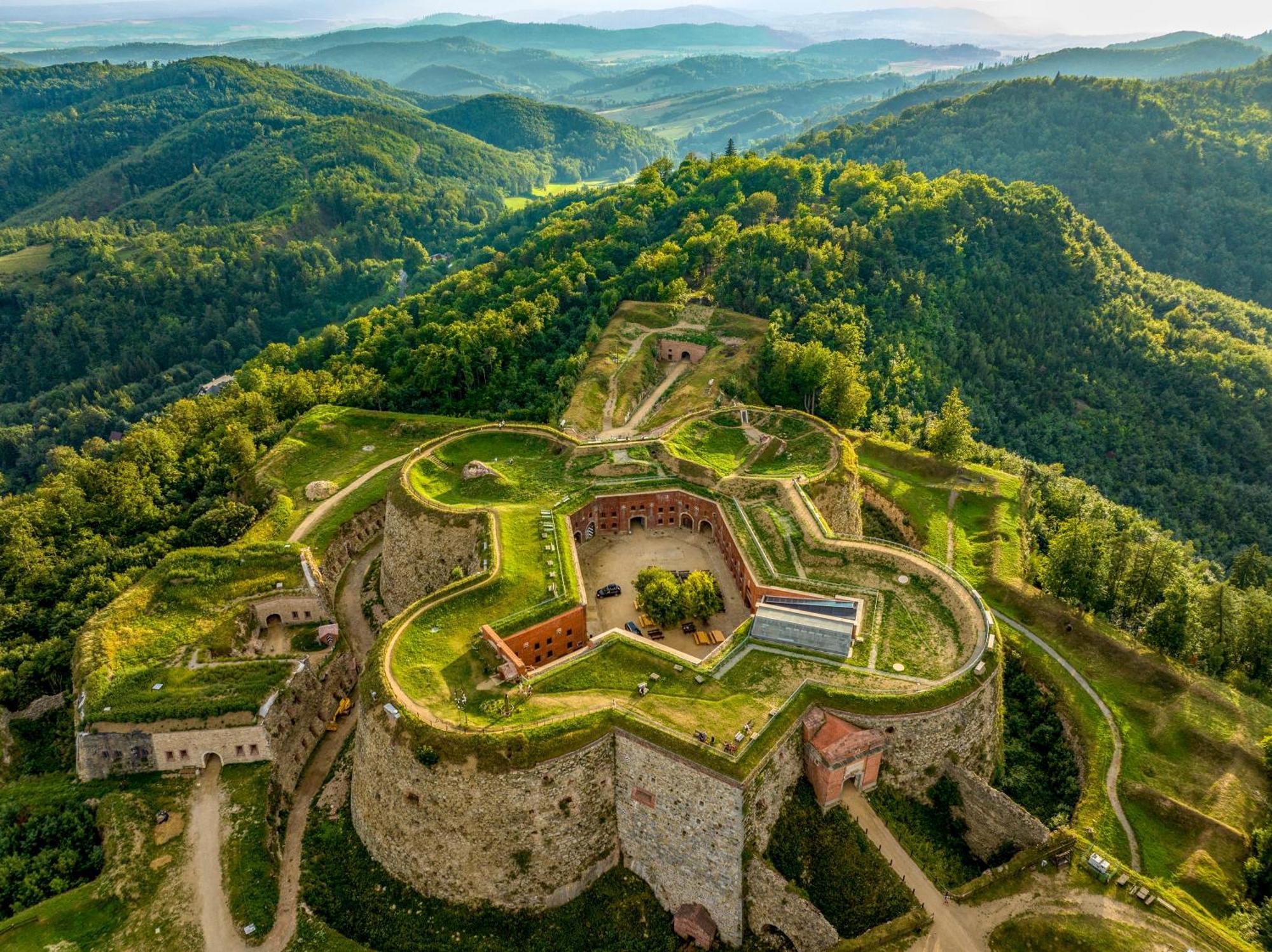 Twierdza Srebrna Gora Donzon Exterior foto